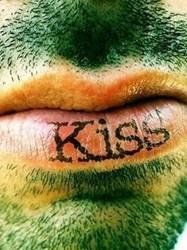 pic for kiss here